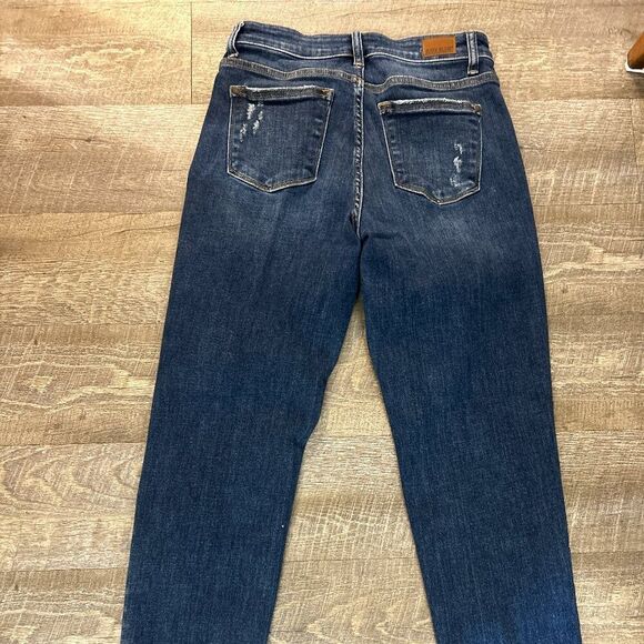 Judy Blue Size 7/28 Slim Fit Distressed Jeans - Picture 4 of 4